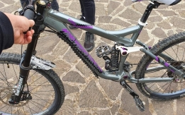 MTB downhill bicicletta rubata Roma nord (zona Cassia Nuova)